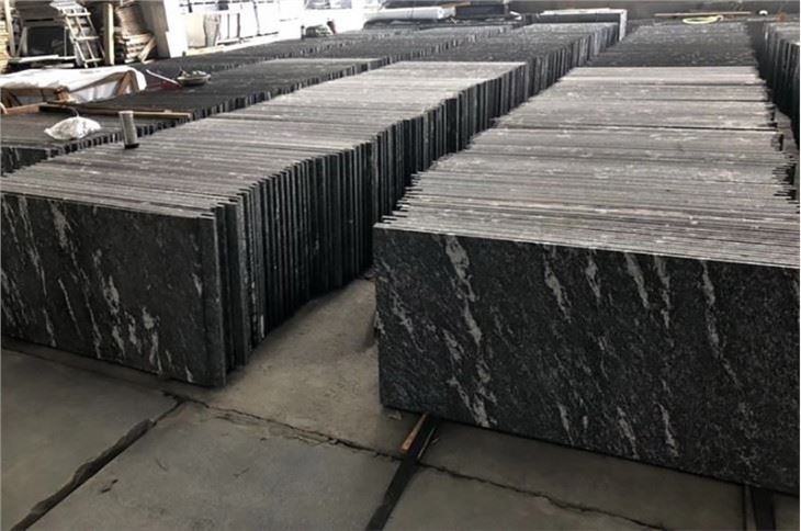 Snow Grey Granite Flamed & Brushed 03